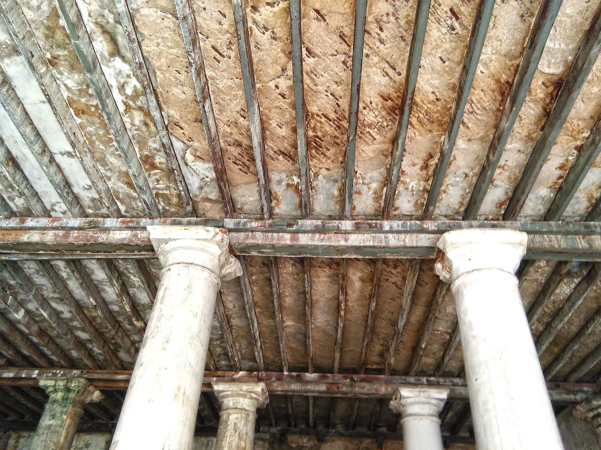 What is efflorescence on basement walls and how to fix it