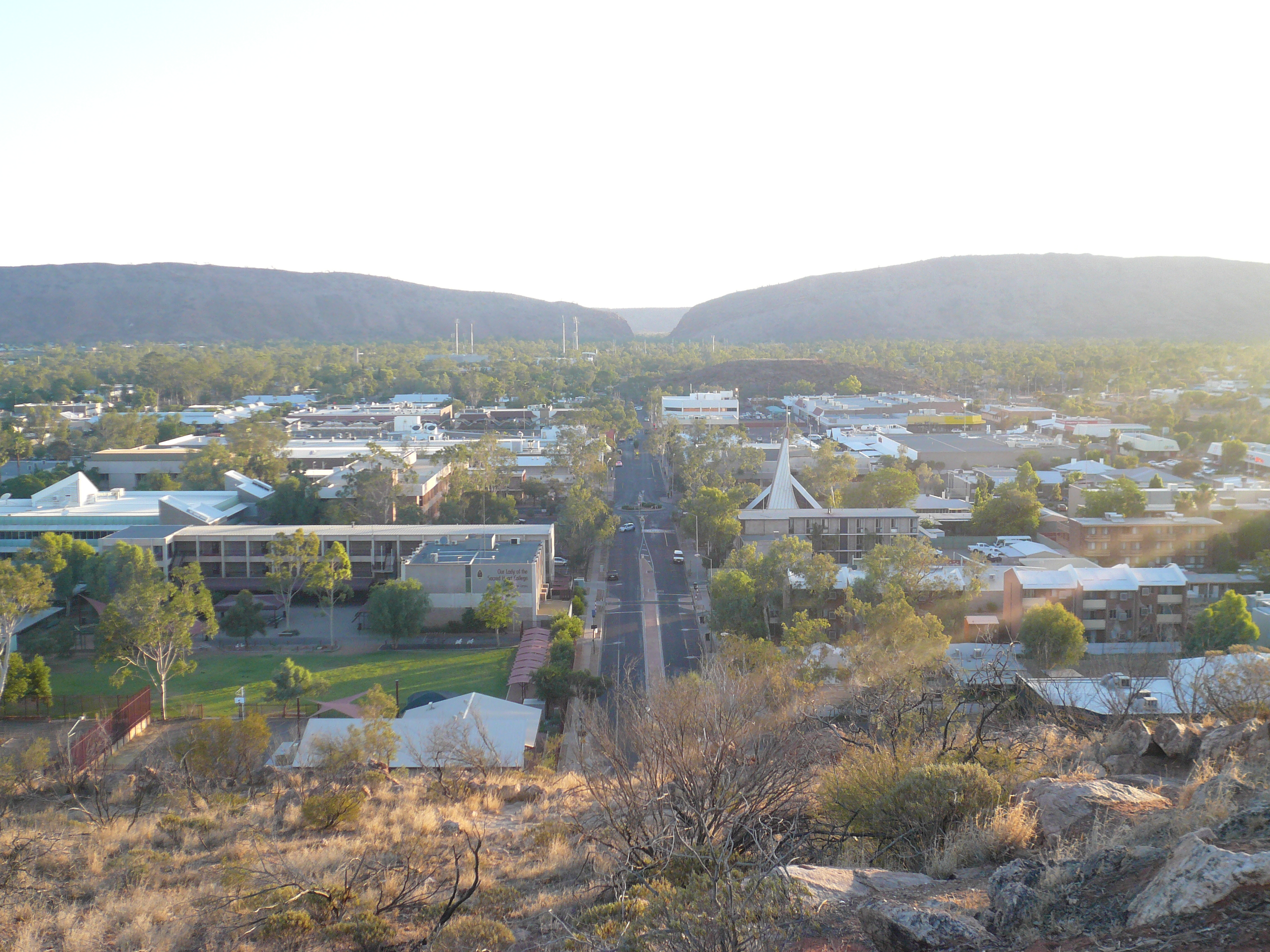 The town of Alice Springs seen from Anzac Hill on a calm day