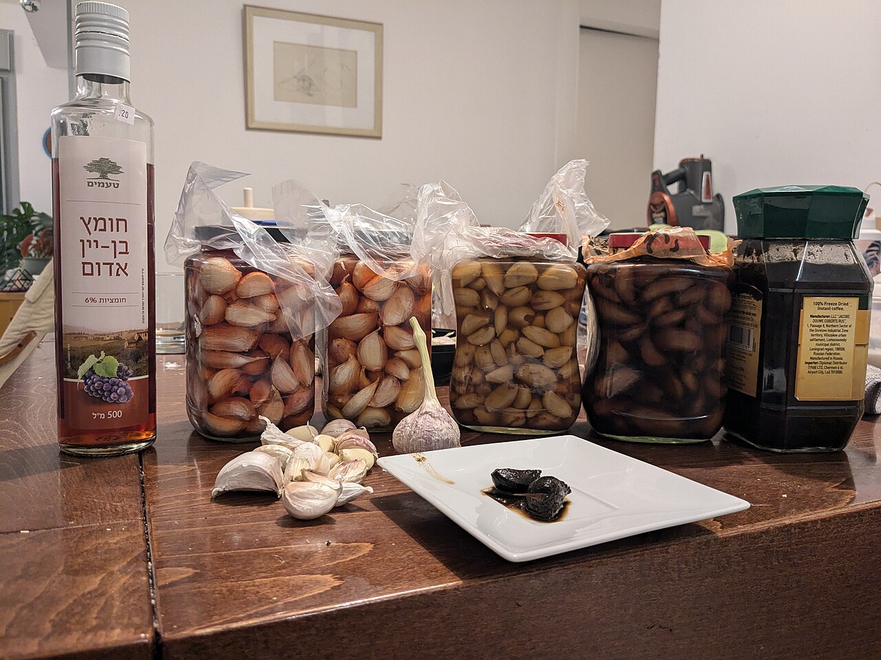 Persian torshi seer, garlic pickled in vinegar