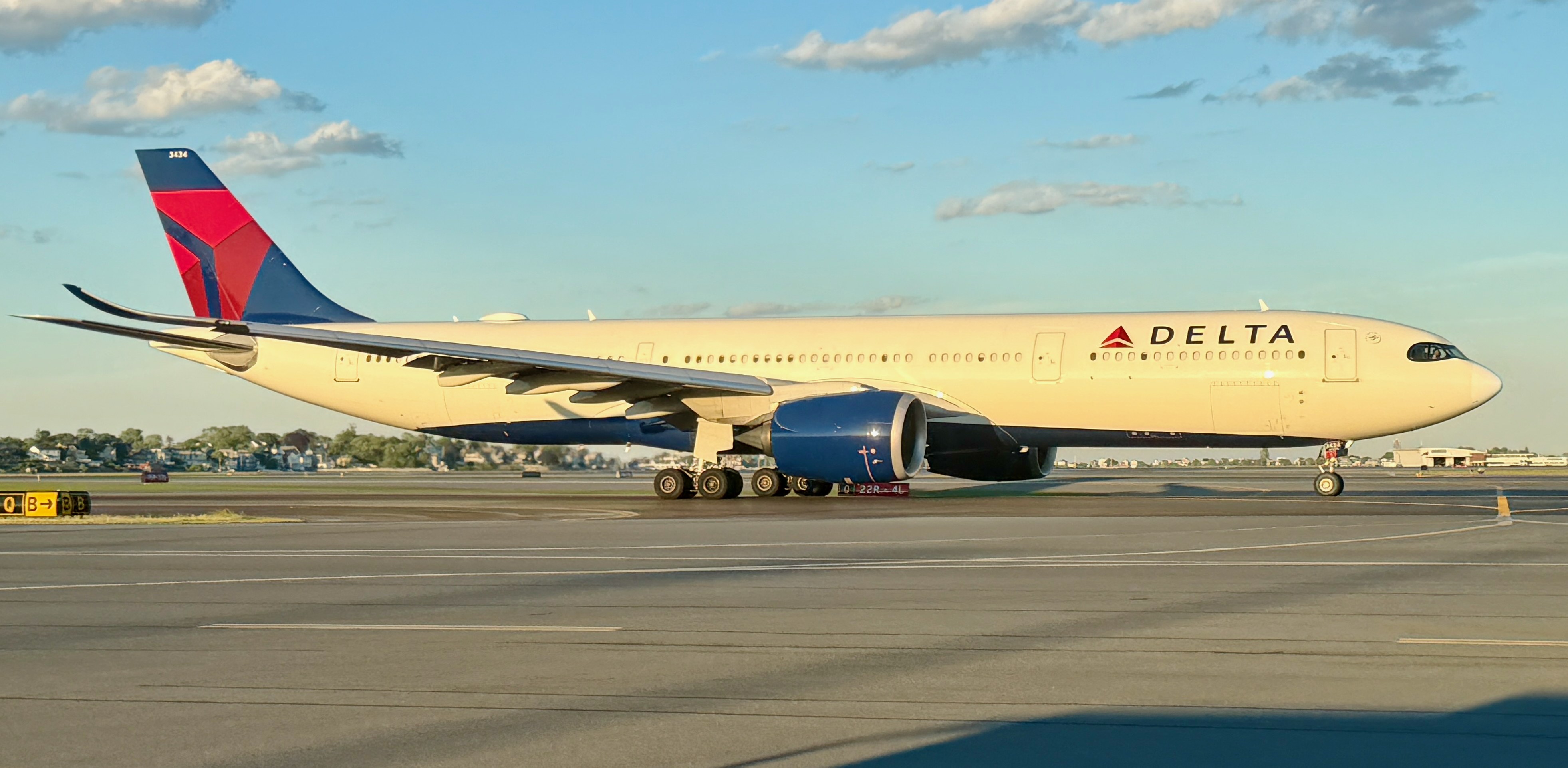 A Delta Air Lines Airbus A330neo, the same type of plane used on the New York to Tel Aviv route