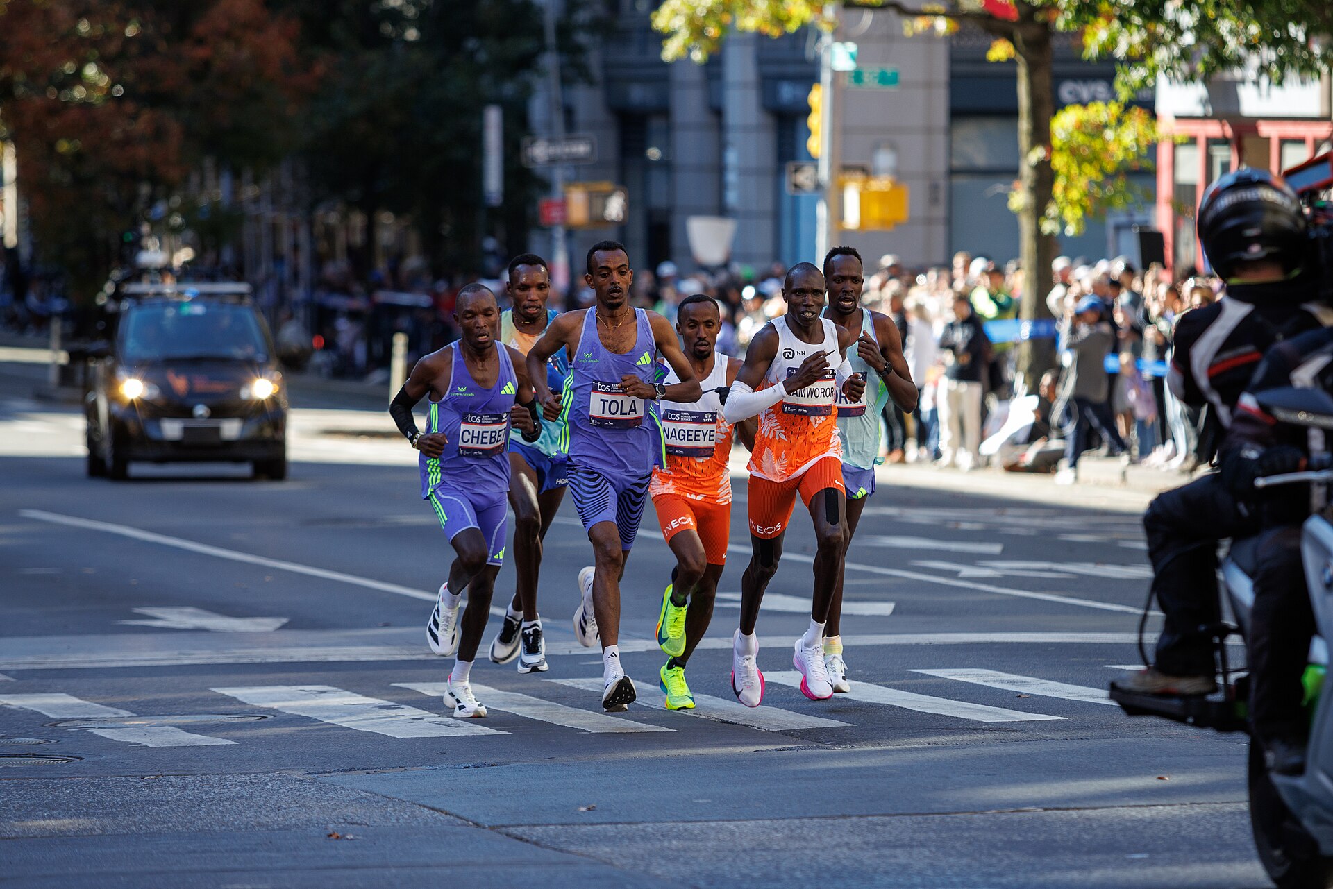 Runners competing in the 2024 New York City Marathon