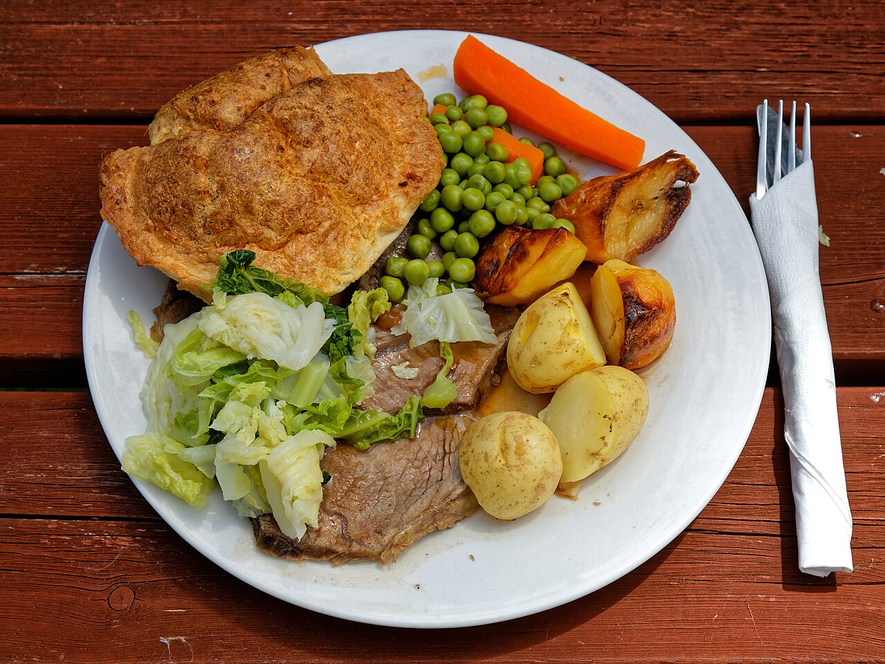 A roast beef dinner at The Queen's Head, Boreham, Essex, England - darker