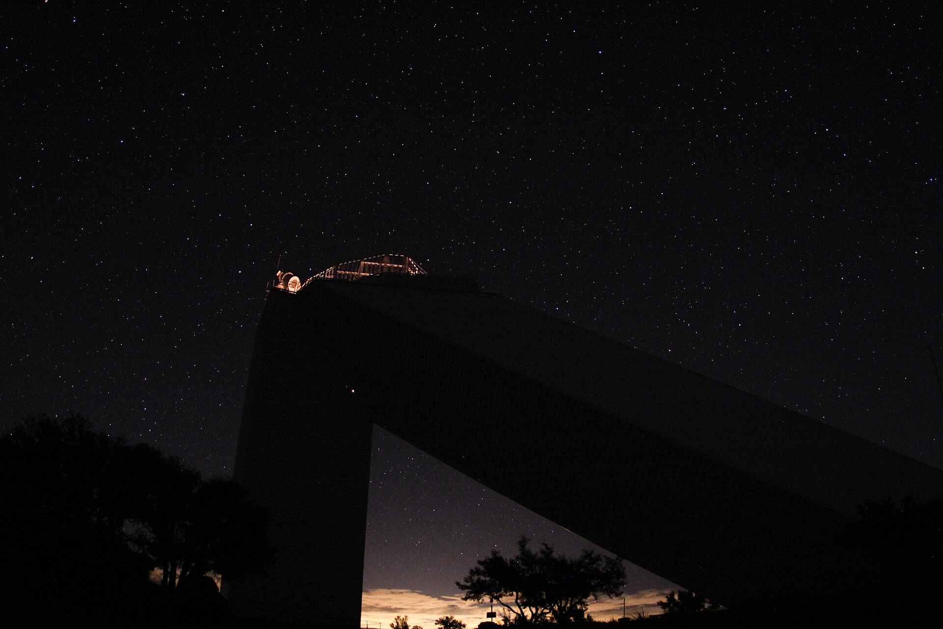 The night sky over the McMath-Pierce Solar Telescope