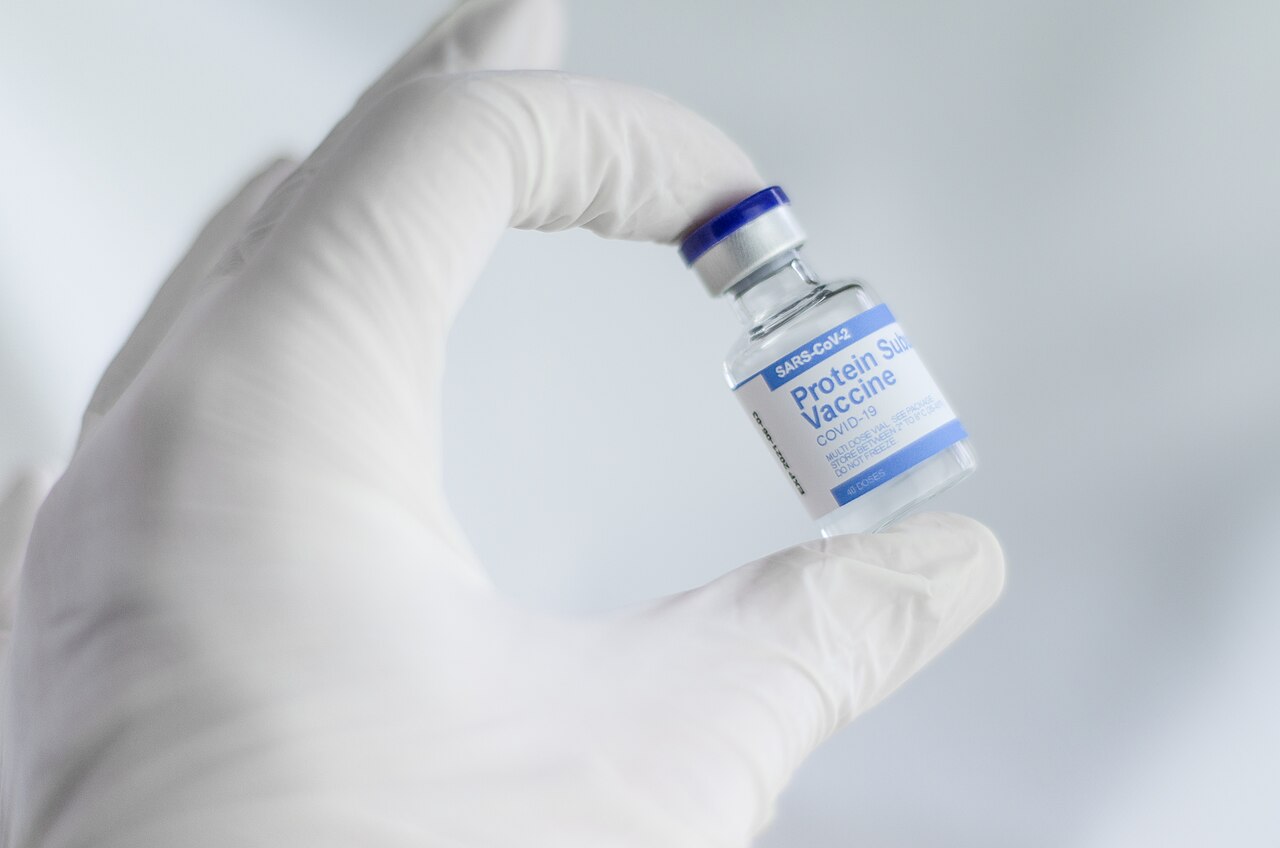 A COVID-19 vaccine vial prop for a protein subunit vaccine