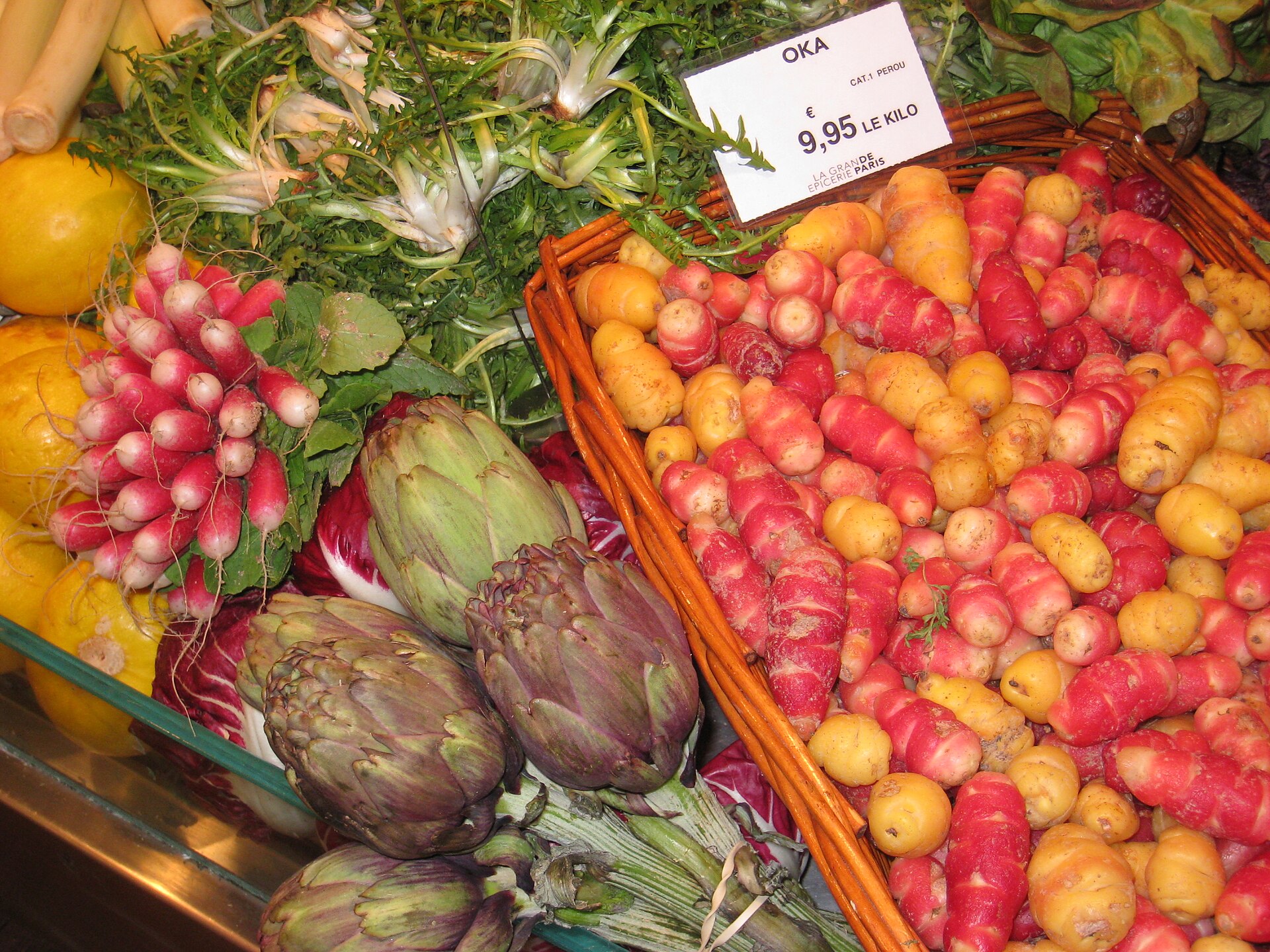 Vegetables displayed in a grocery store