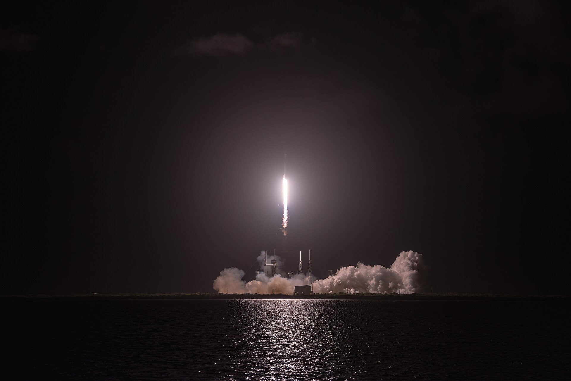 A Falcon 9 rocket lifts off from Space Launch Complex 40 in Florida