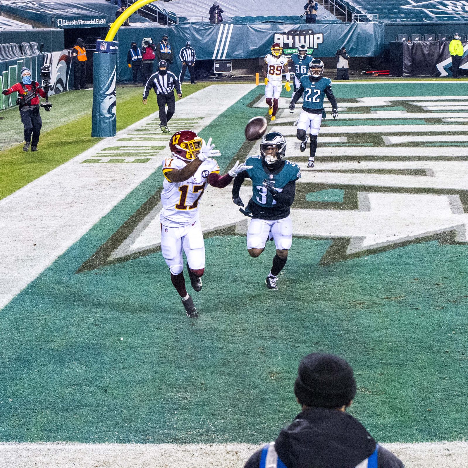 Terry McLaurin making a touchdown catch